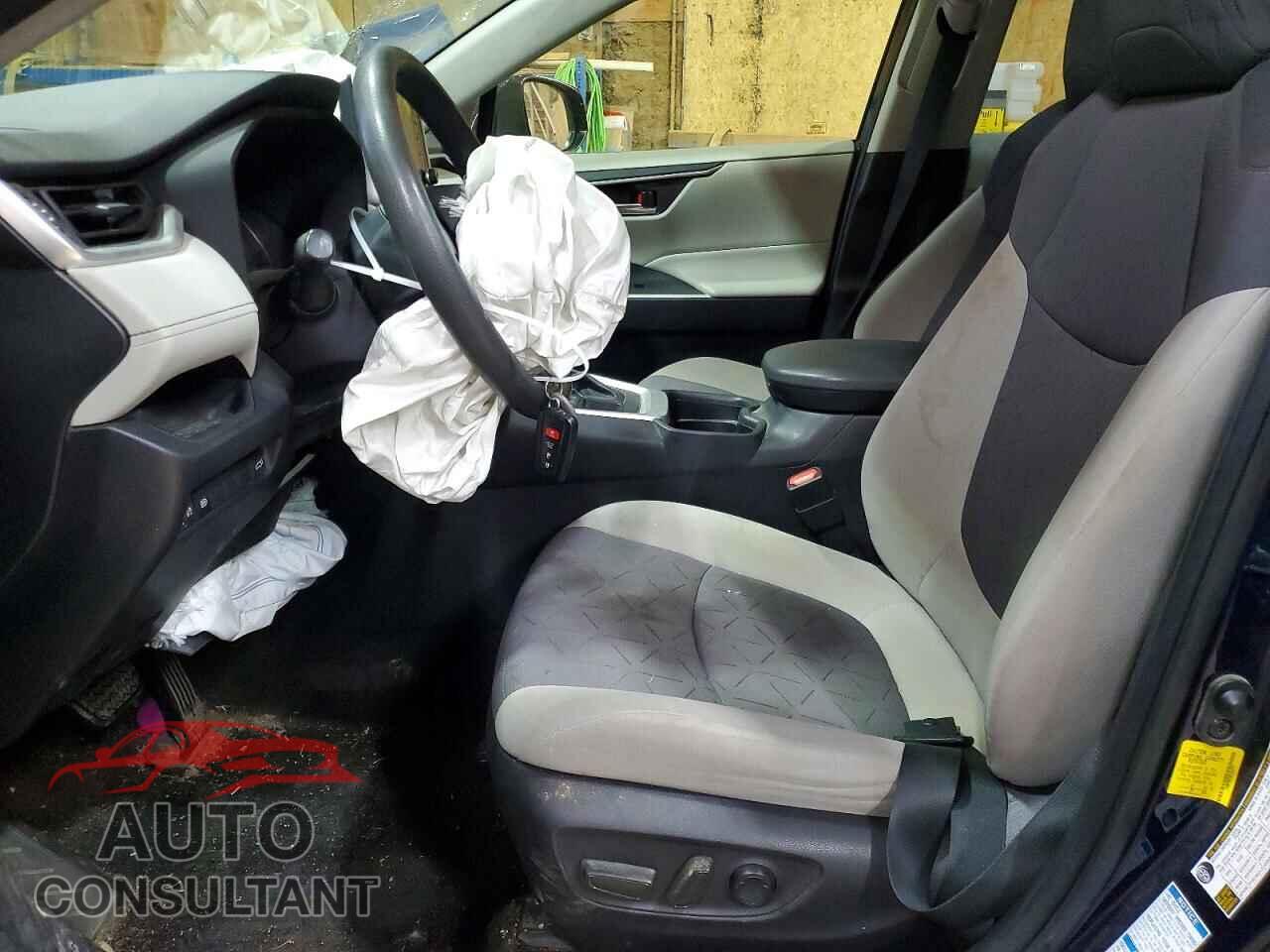 TOYOTA RAV4 2019 - JTMP1RFV9KJ003771