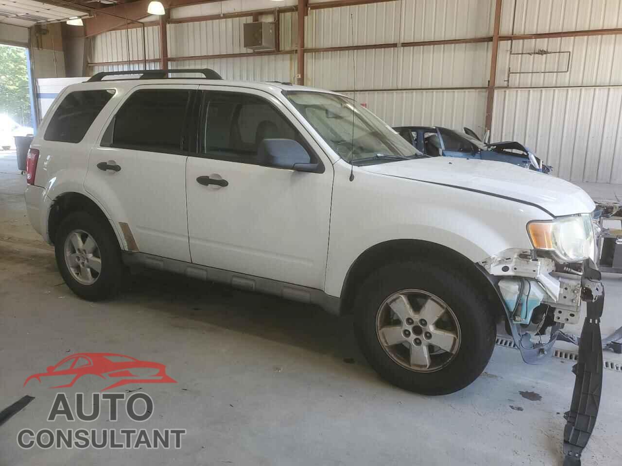 FORD ESCAPE 2009 - 1FMCU03779KB08848