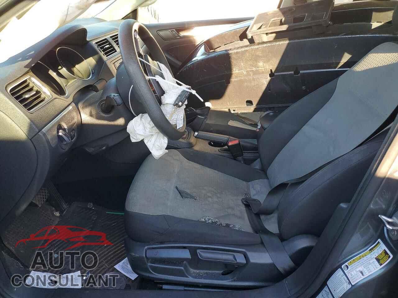VOLKSWAGEN JETTA 2017 - 3VW2B7AJ3HM318090