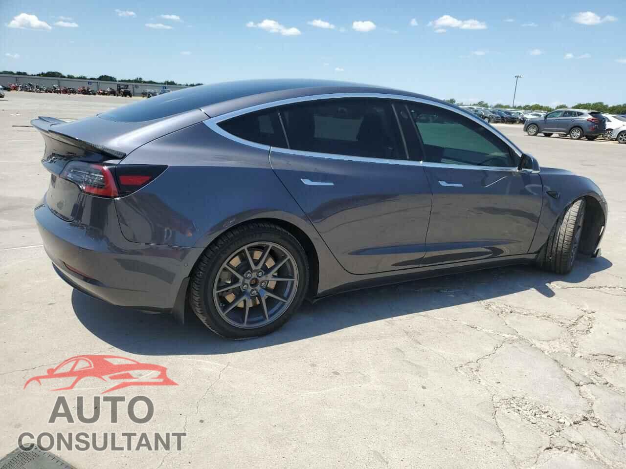 TESLA MODEL 3 2018 - 5YJ3E1EA4JF030613