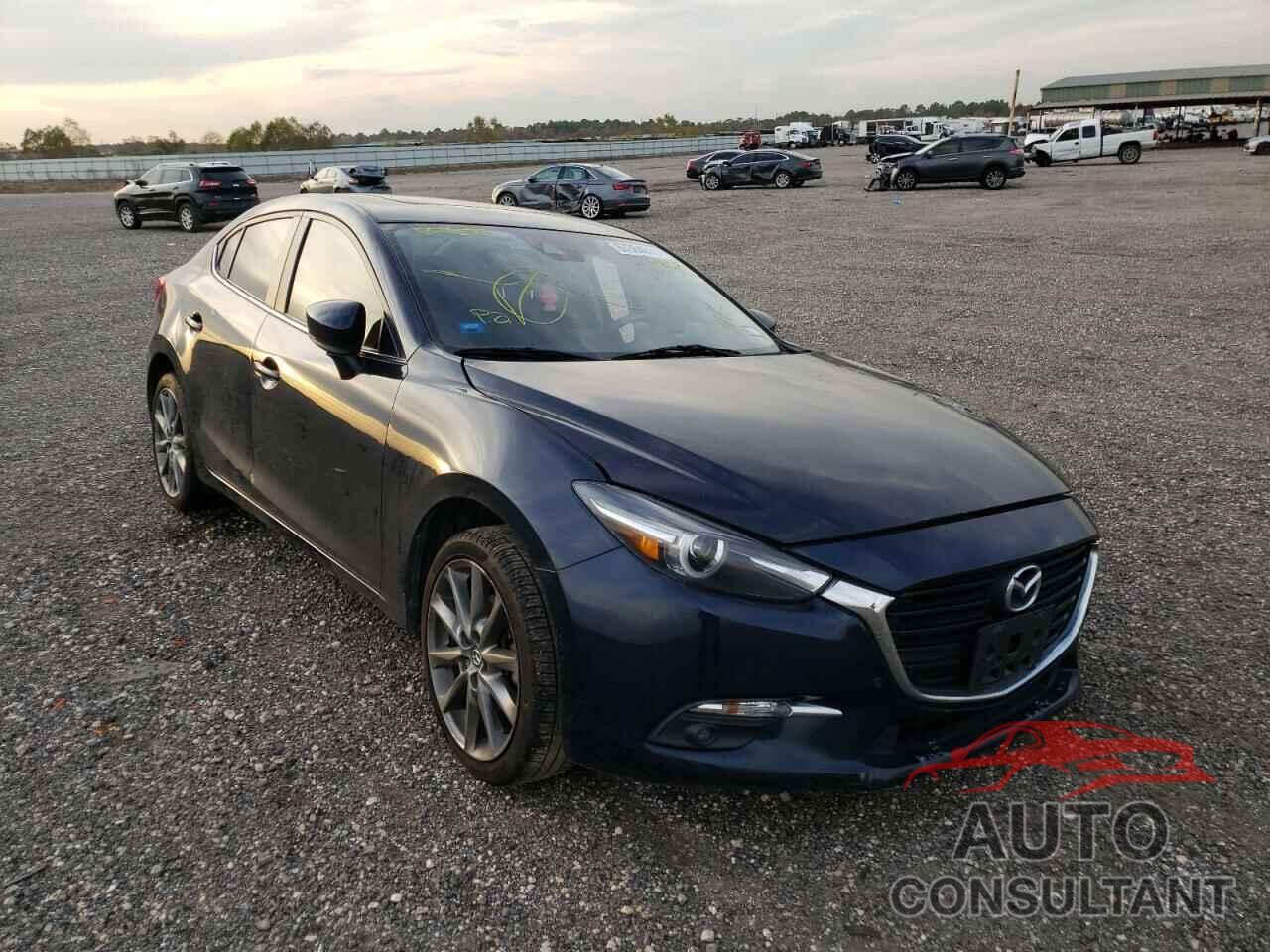 MAZDA 3 2018 - 3MZBN1W30JM180173