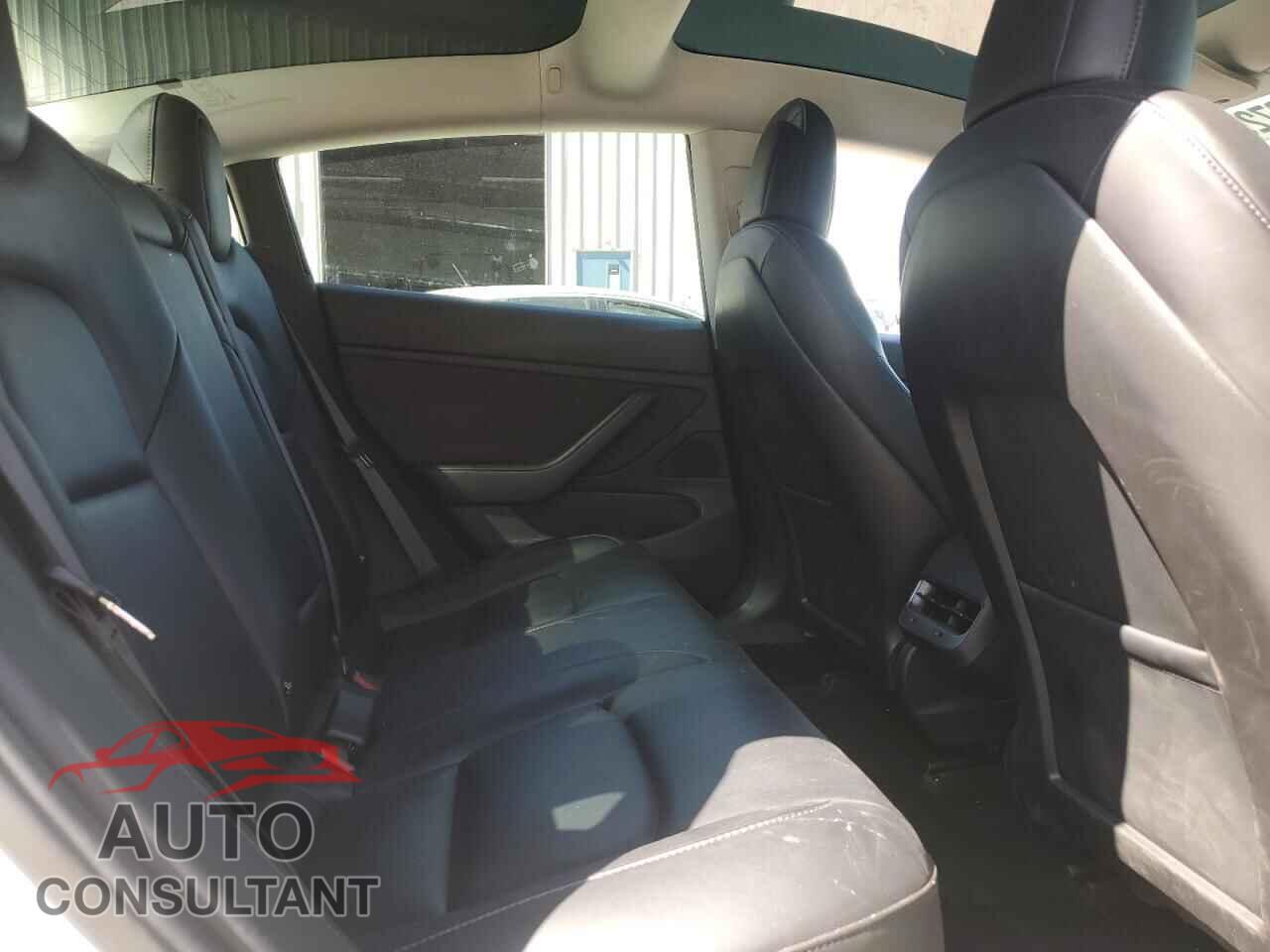 TESLA MODEL 3 2018 - 5YJ3E1EA7JF038799