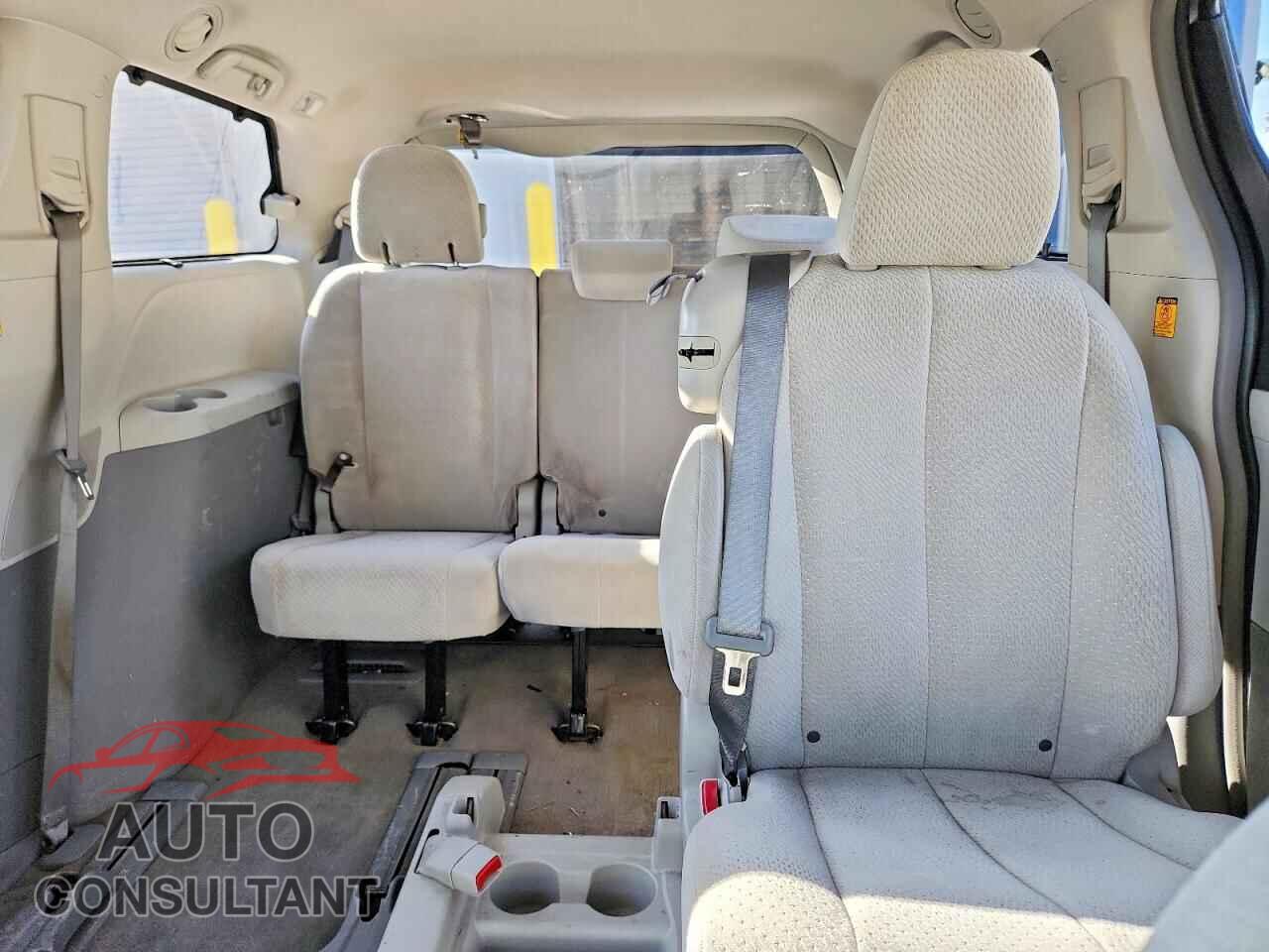 TOYOTA SIENNA 2013 - 5TDKK3DC8DS358233