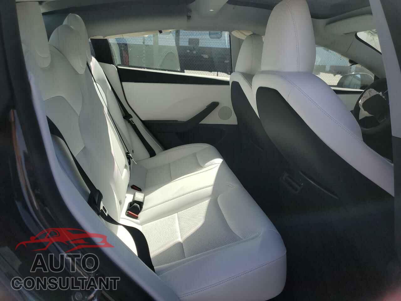 TESLA MODEL 3 2024 - 5YJ3E1EBXRF809860