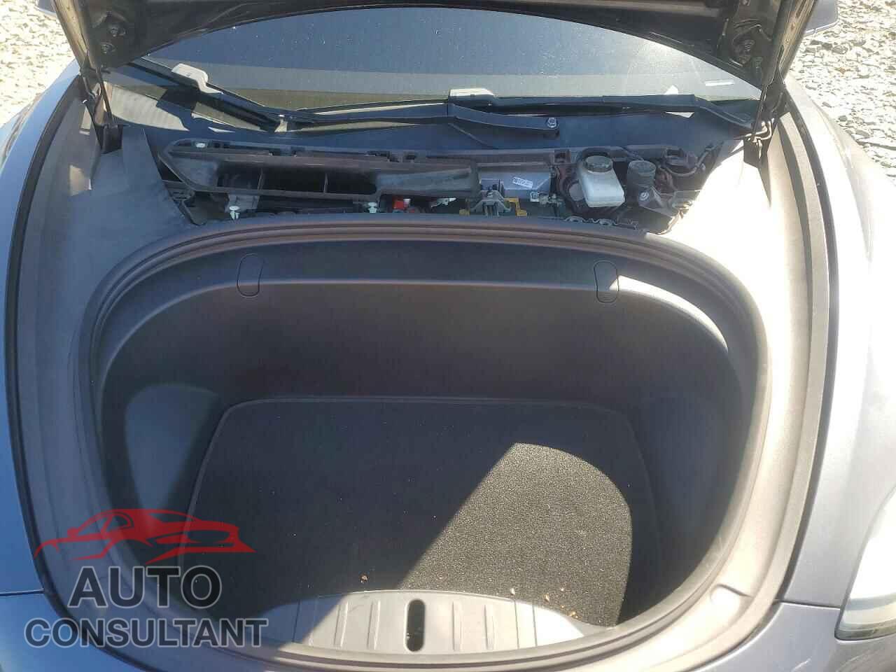 TESLA MODEL 3 2018 - 5YJ3E1EAXJF031460