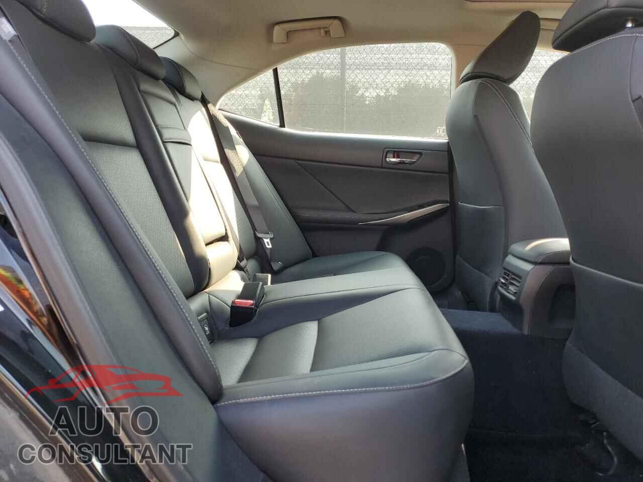 LEXUS IS 2014 - JTHCF1D23E5007577