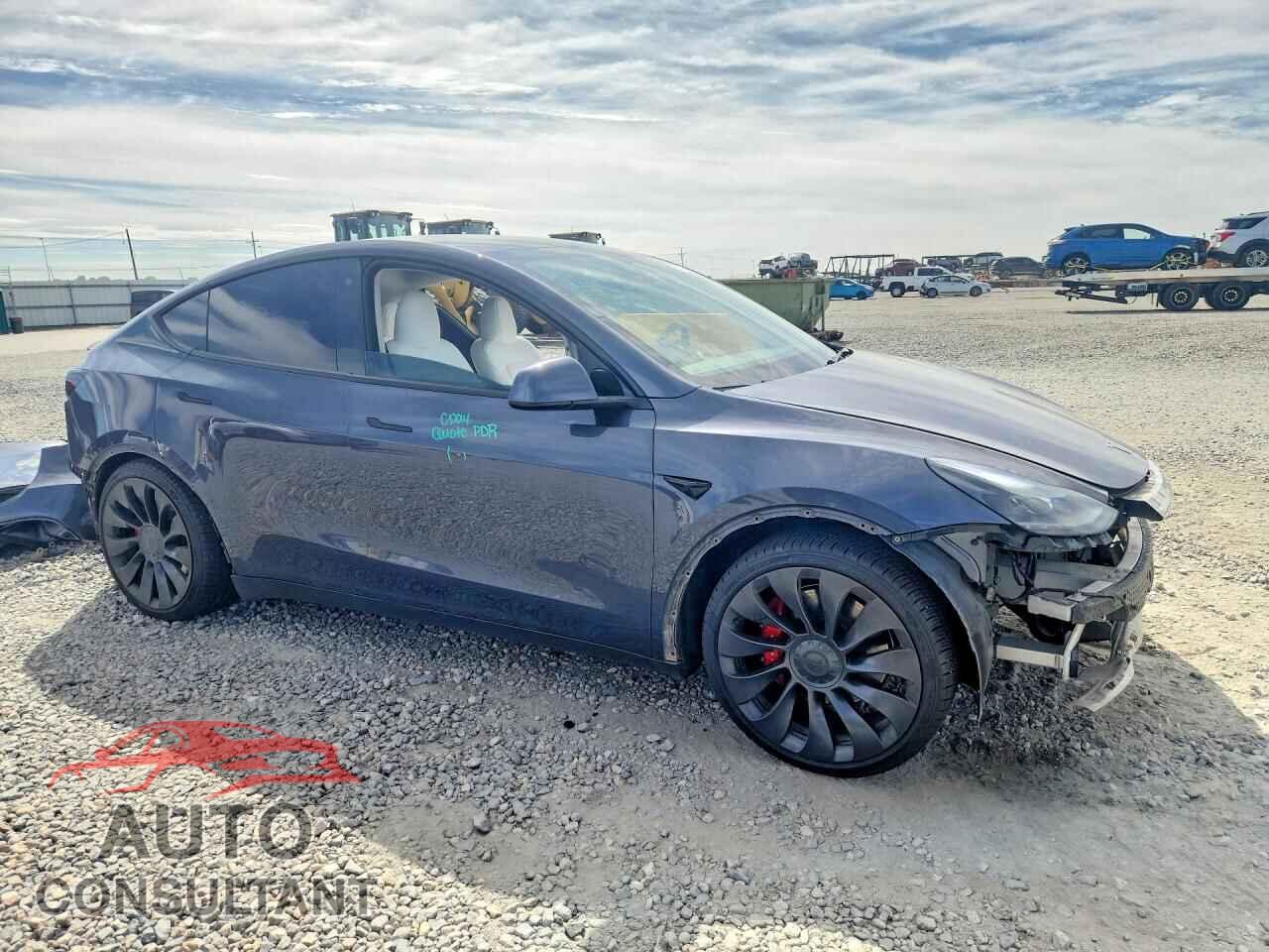 TESLA MODEL Y 2023 - 7SAYGDEF1PF711000