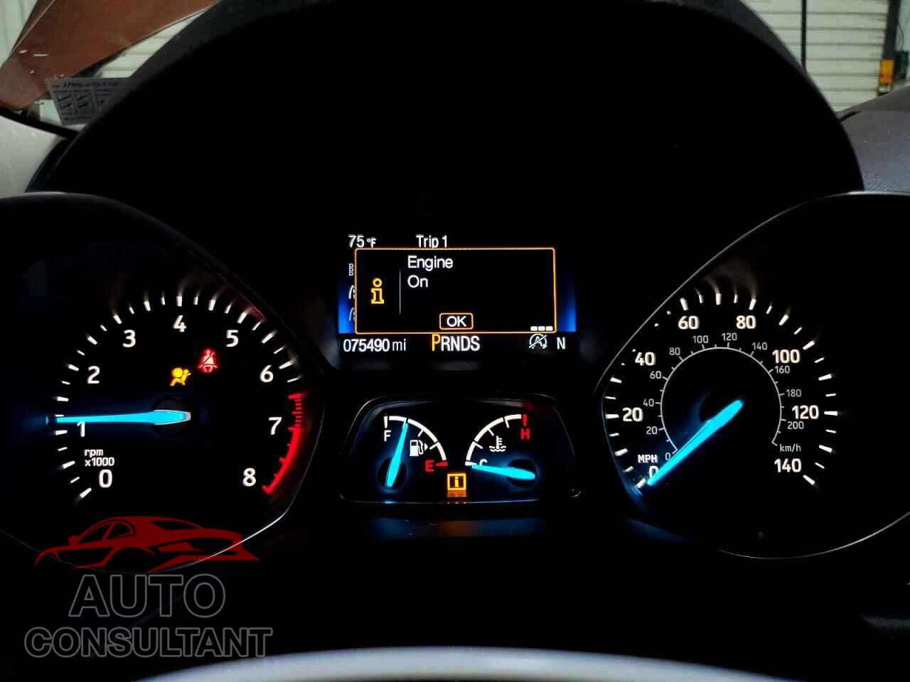 FORD ESCAPE 2017 - 1FMCU9G97HUE67765