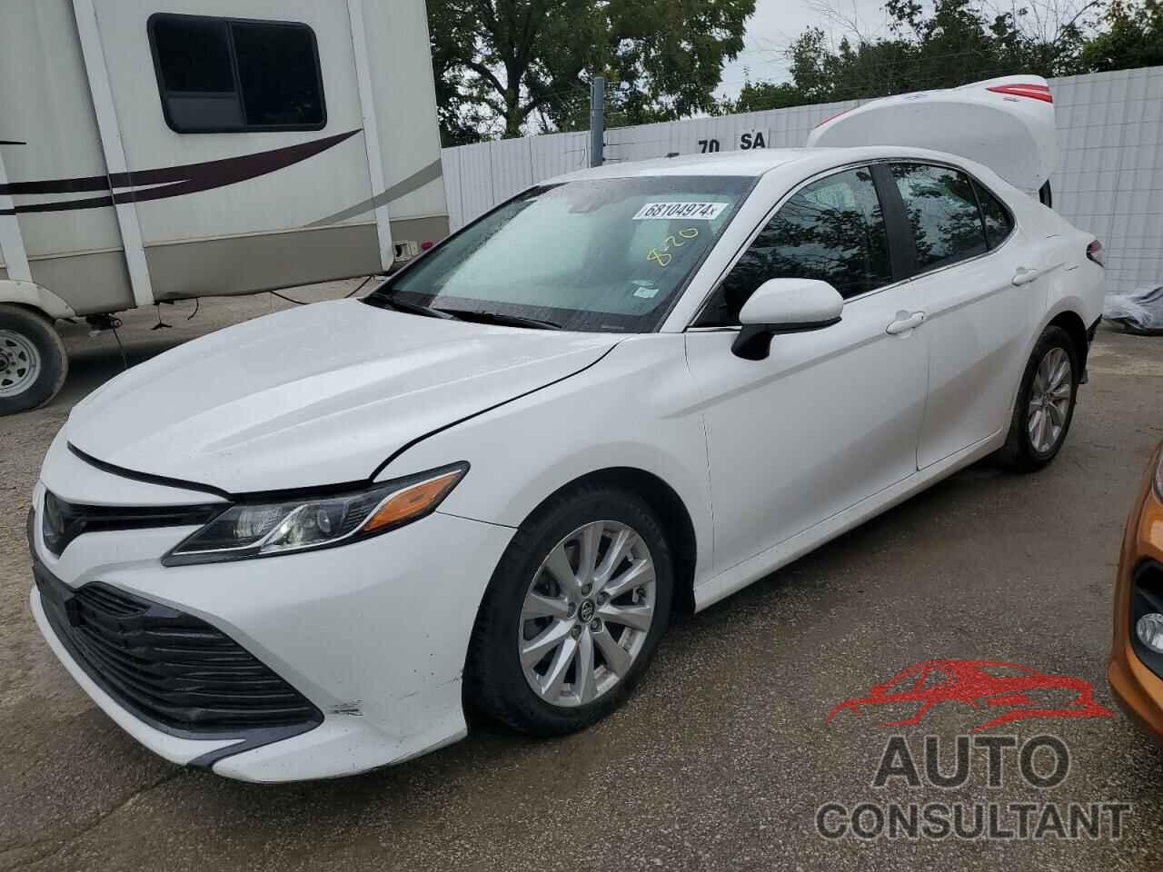 TOYOTA CAMRY 2018 - 4T1B11HK8JU578452
