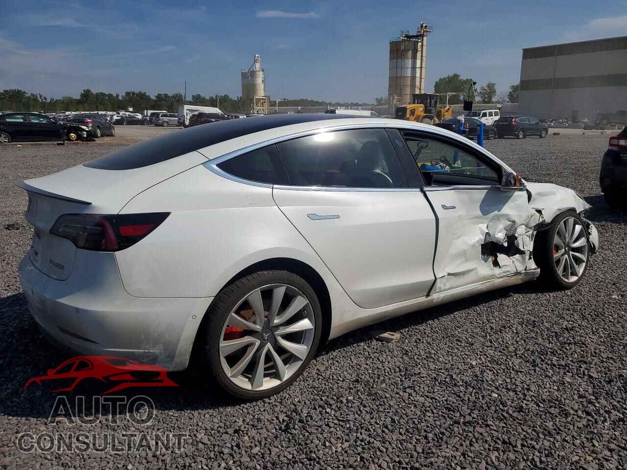 TESLA MODEL 3 2018 - 5YJ3E1EB3JF081352