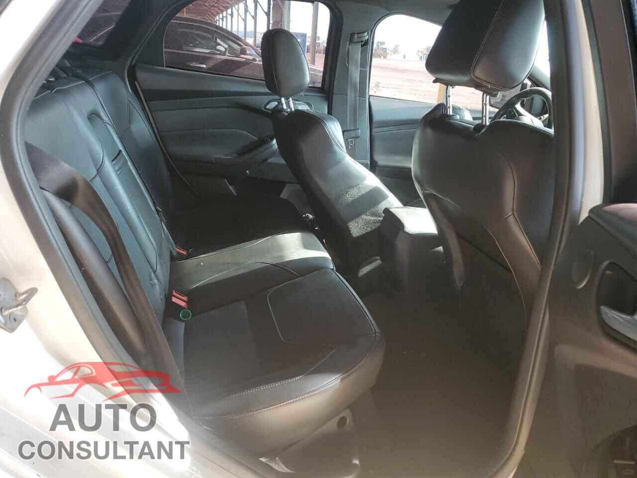 FORD FOCUS 2016 - 1FADP3L93GL221597