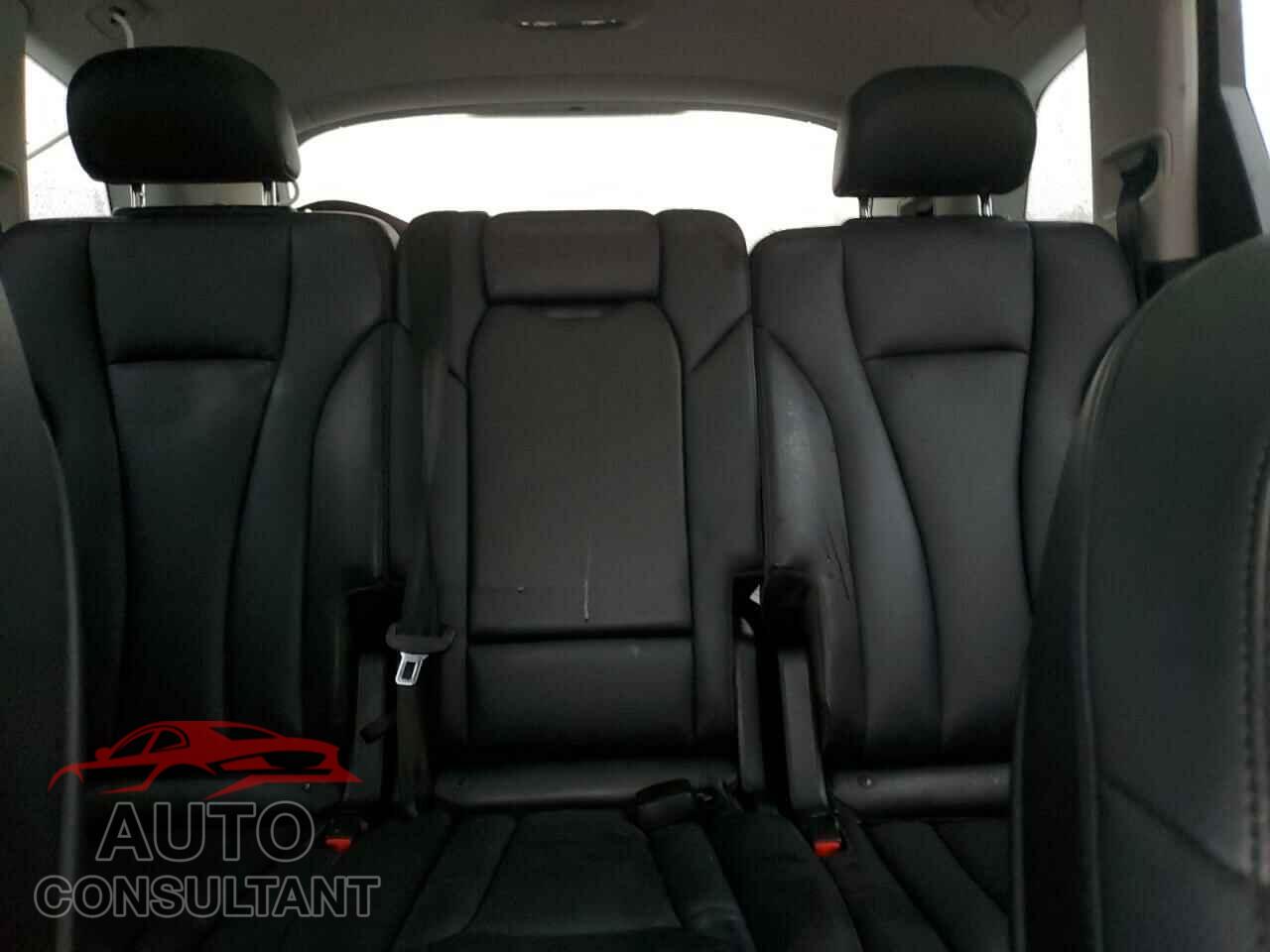 AUDI Q7 2018 - WA1VAAF78JD014780