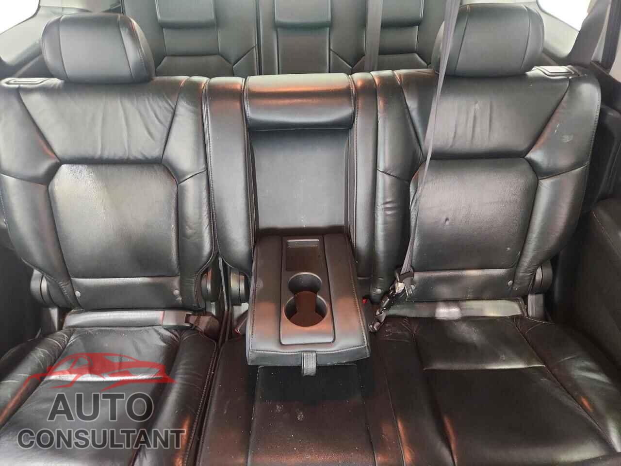 HONDA PILOT 2011 - 5FNYF3H94BB045064