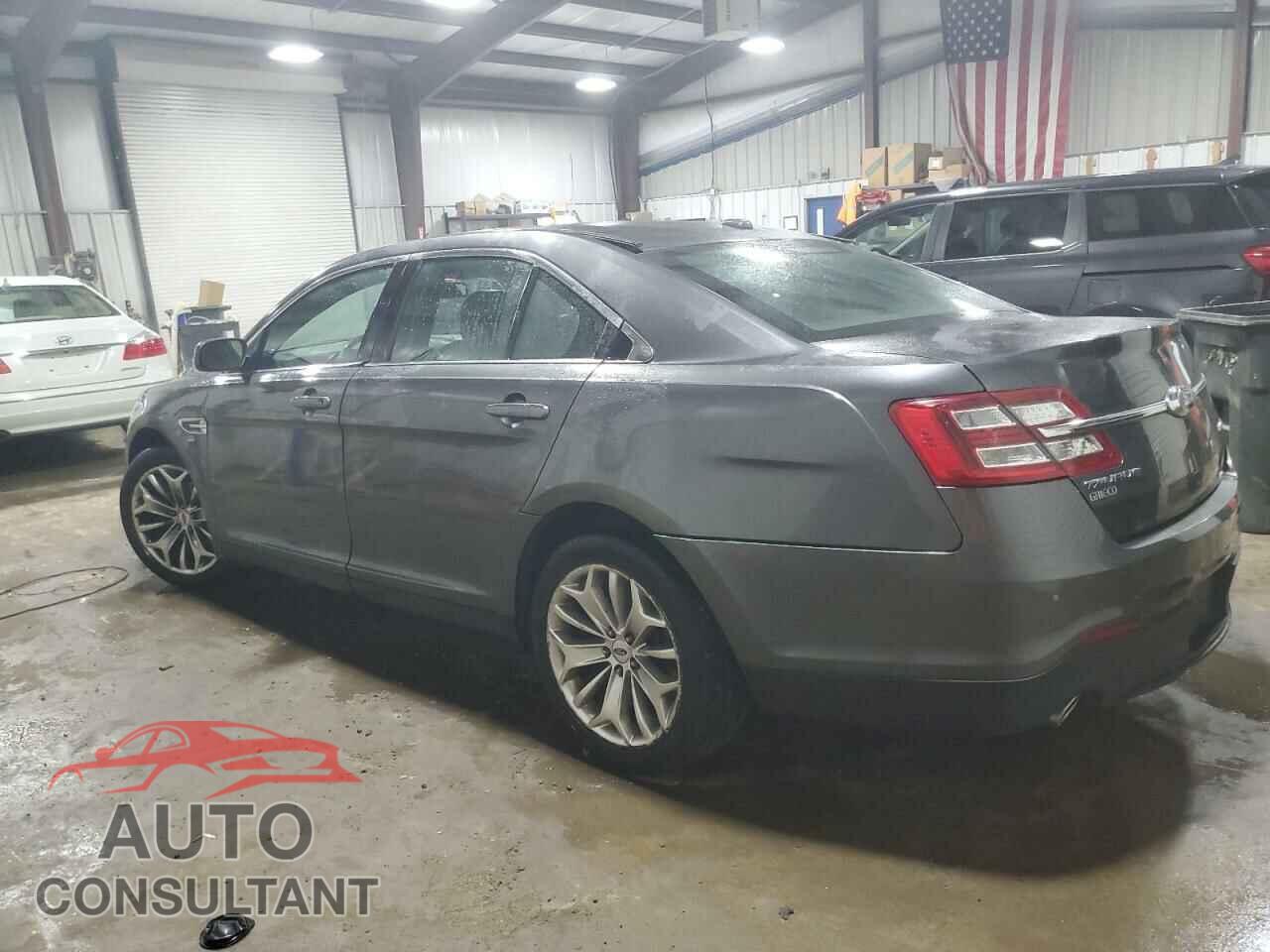 FORD TAURUS 2018 - 1FAHP2F83JG129906