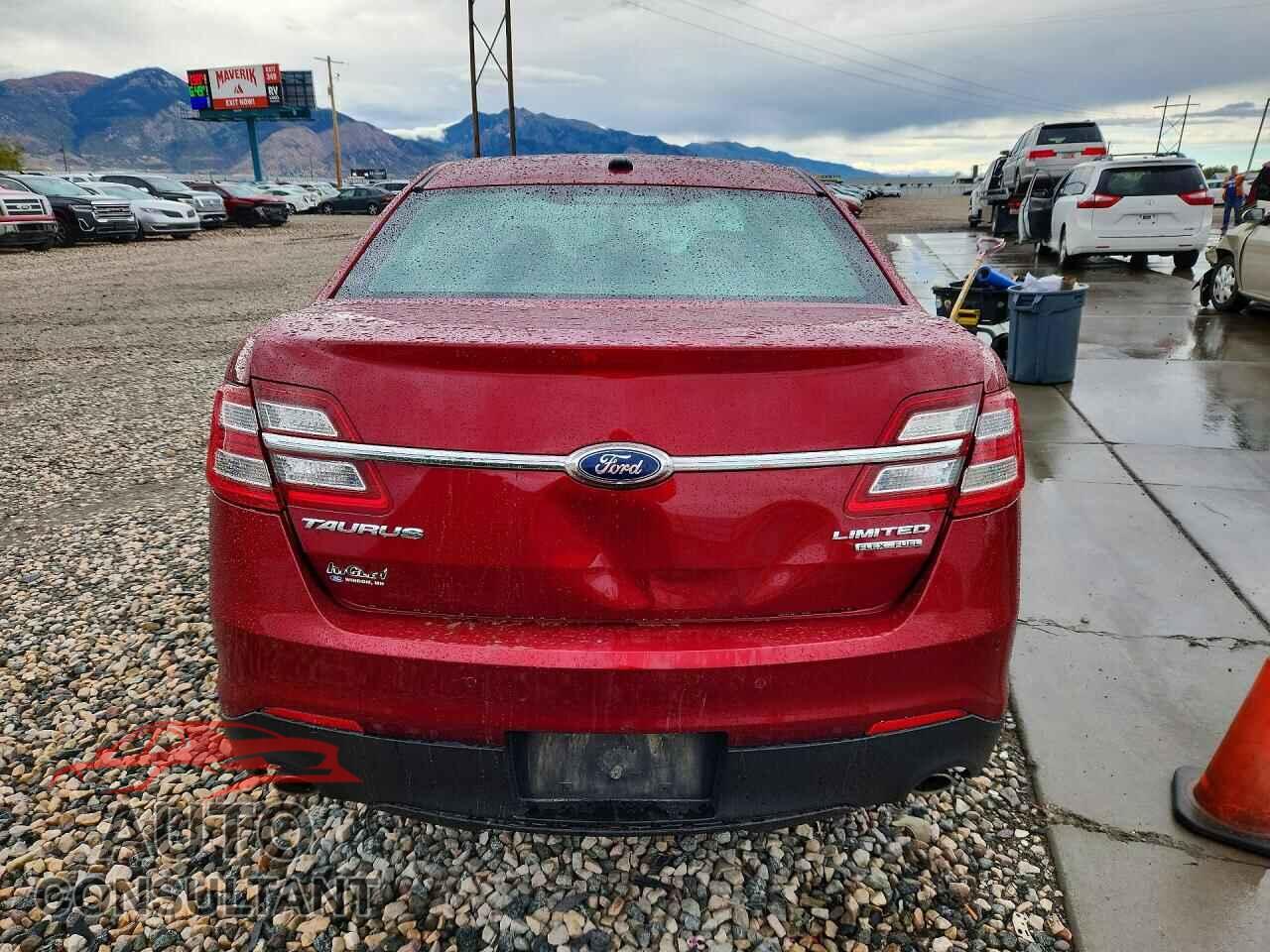 FORD TAURUS 2018 - 1FAHP2F82JG109288