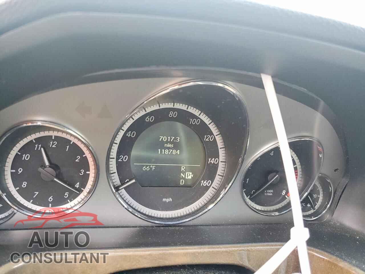 MERCEDES-BENZ E-CLASS 2010 - WDDHF8HB4AA110170