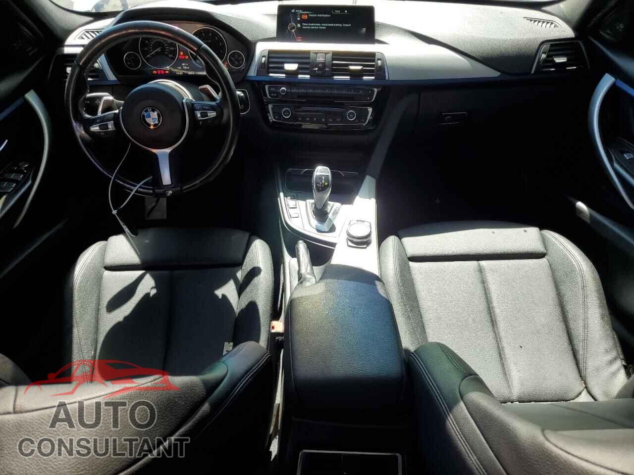 BMW 3 SERIES 2016 - WBA8B3G5XGNT62542