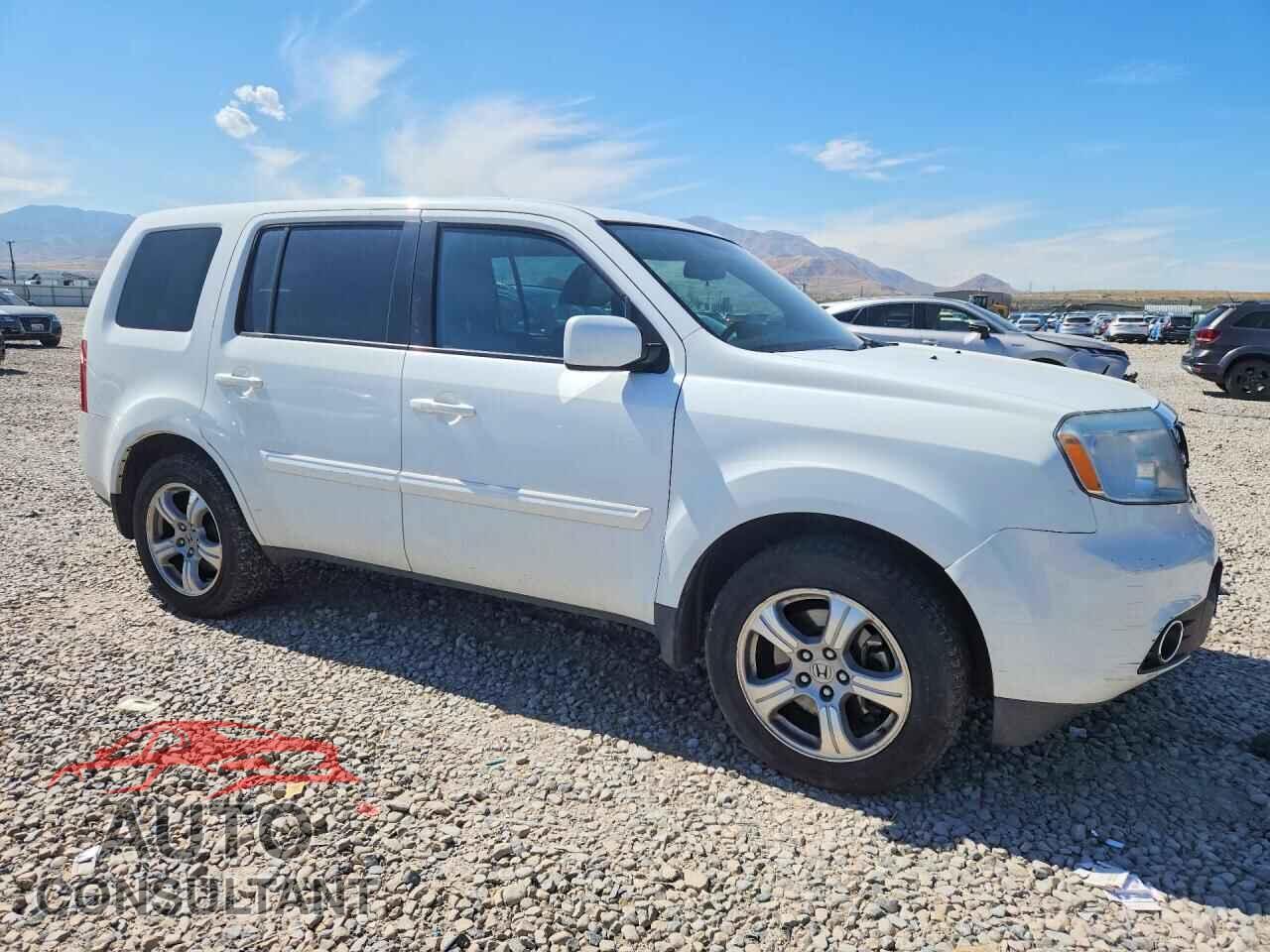 HONDA PILOT 2015 - 5FNYF4H50FB018906