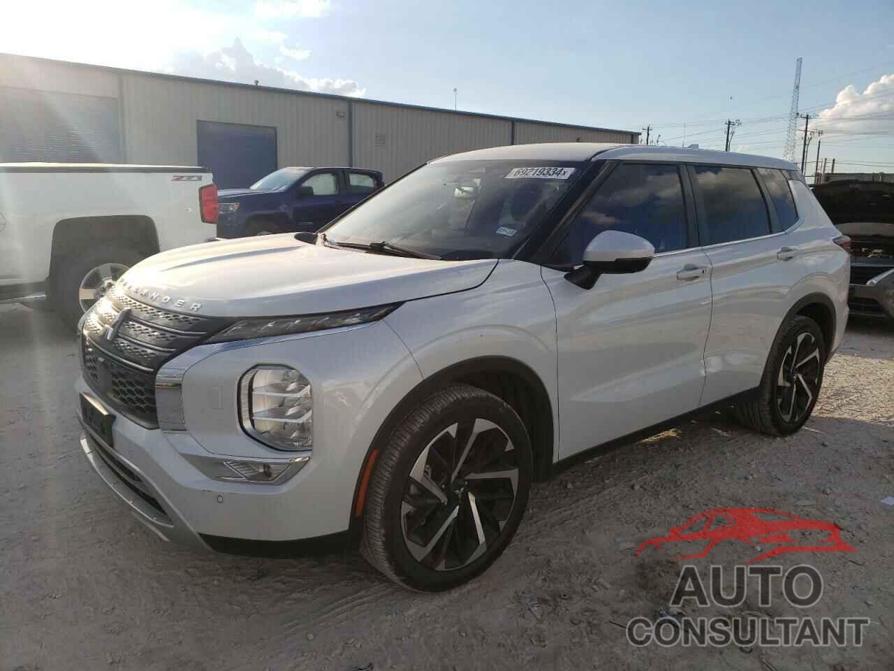 MITSUBISHI OUTLANDER 2022 - JA4J4UA88NZ017212