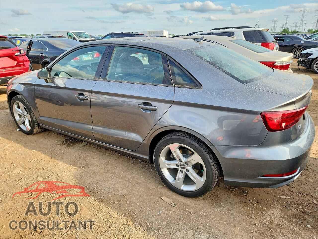 AUDI A3 2018 - WAUB8GFF0J1071956