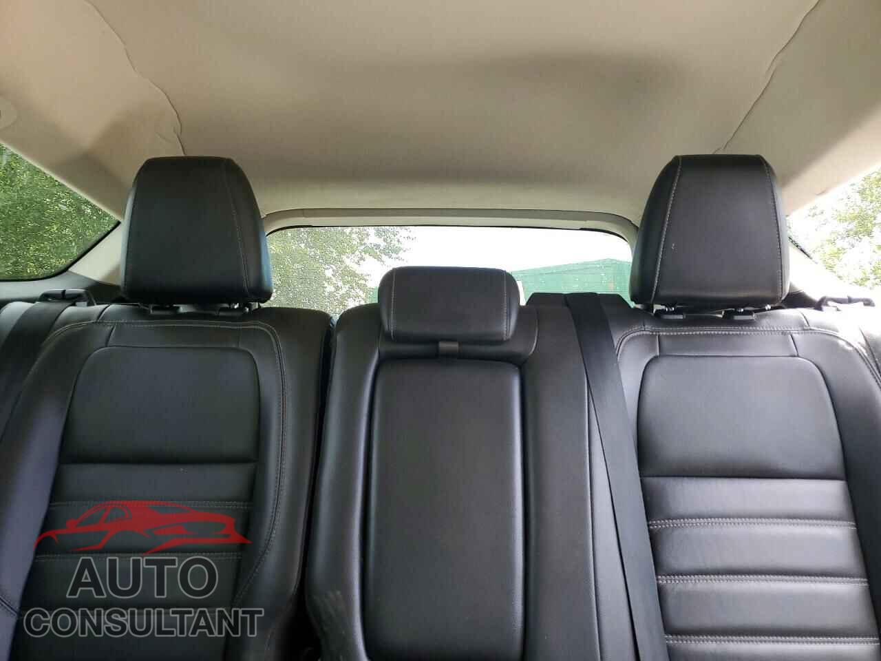 FORD ESCAPE 2017 - 1FMCU9JD2HUE37618
