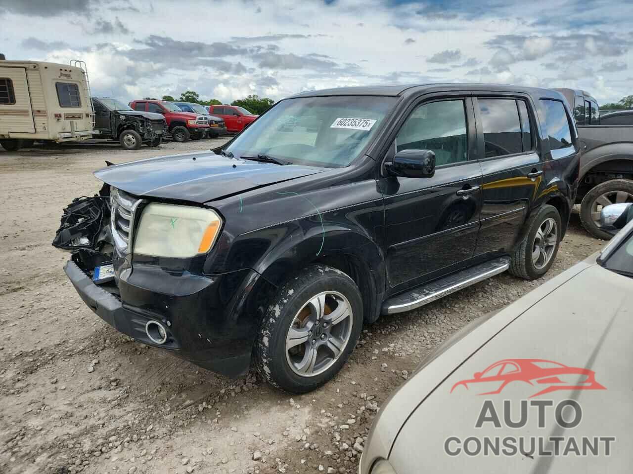 HONDA PILOT 2015 - 5FNYF3H3XFB011650