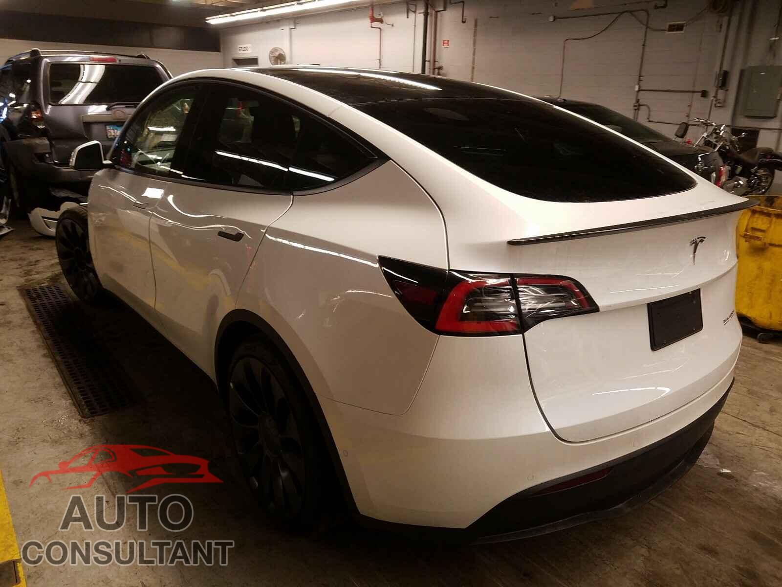 TESLA MODEL Y 2020 - 5YJYGDEF2LF046809