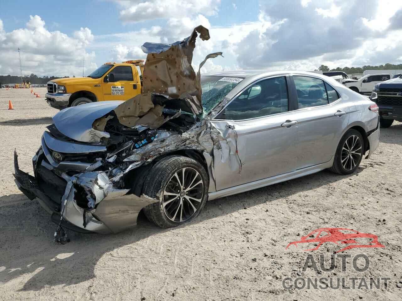 TOYOTA CAMRY 2018 - 4T1B11HK6JU154140