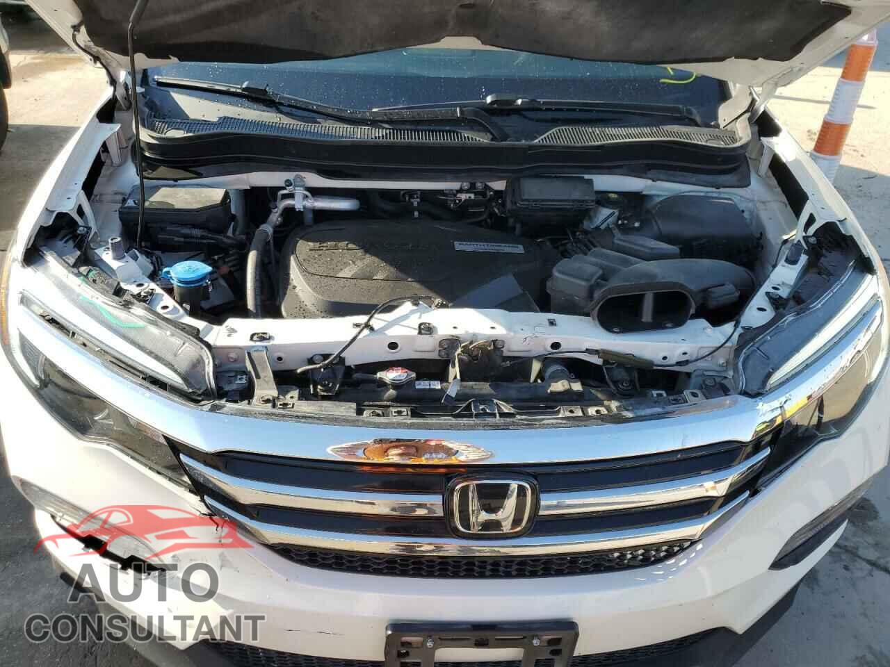 HONDA PILOT 2017 - 5FNYF6H97HB026213