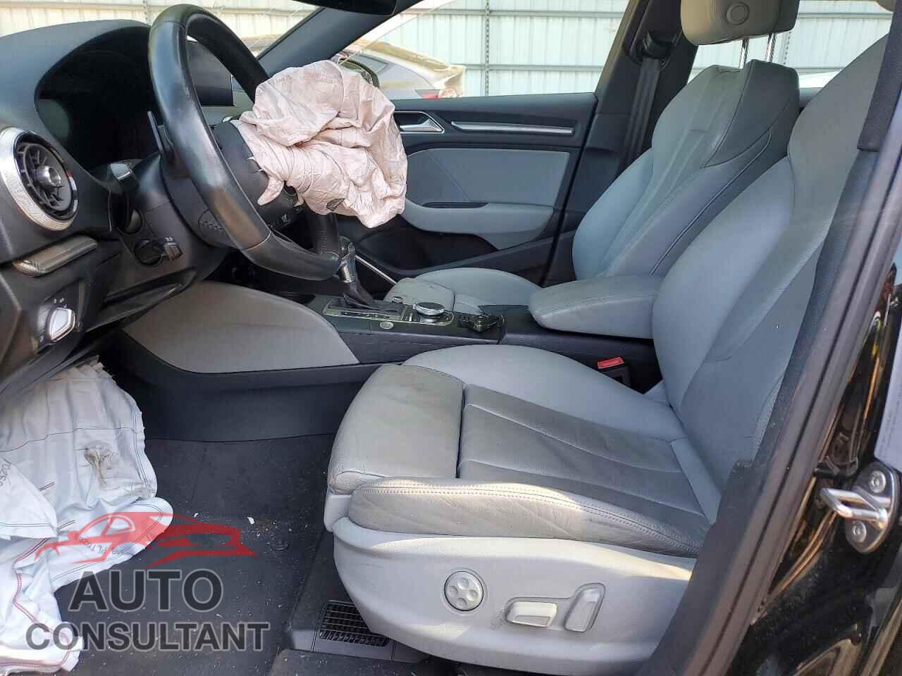 AUDI A3 2018 - WAUTPBFF7JA075951