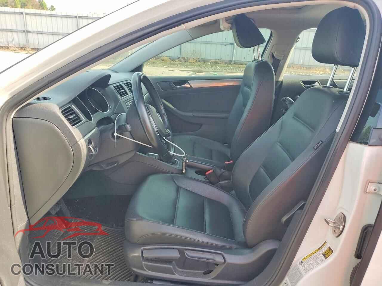 VOLKSWAGEN JETTA 2017 - 3VWDB7AJ1HM330103