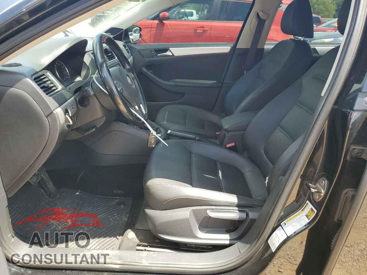 VOLKSWAGEN JETTA 2012 - 3VWLL7AJ7CM367139