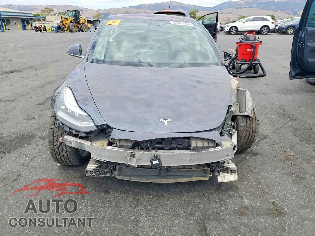 TESLA MODEL 3 2018 - 5YJ3E1EB9JF147287