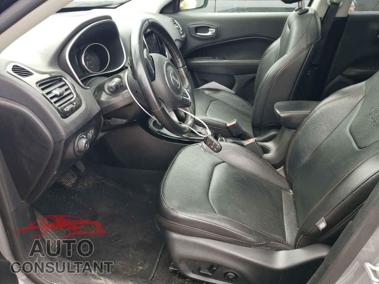 JEEP COMPASS 2020 - 3C4NJDCB8LT255655