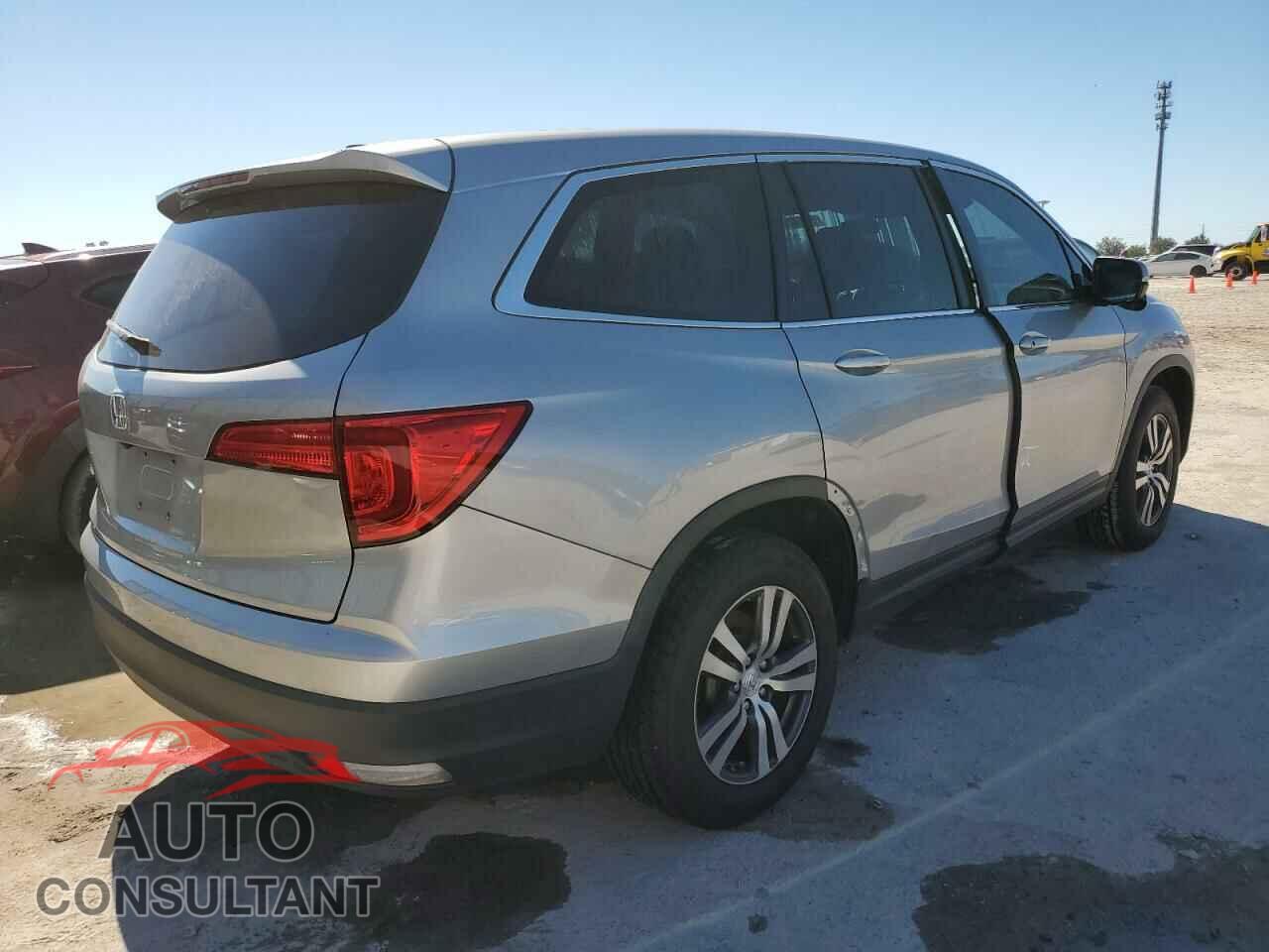 HONDA PILOT 2018 - 5FNYF5H30JB006560