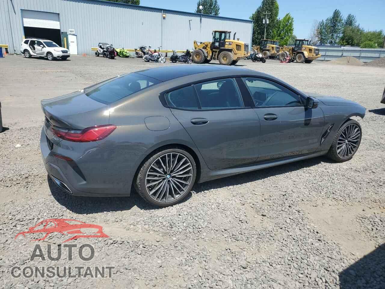 BMW 8 SERIES 2022 - WBAGV4C00NCJ10004