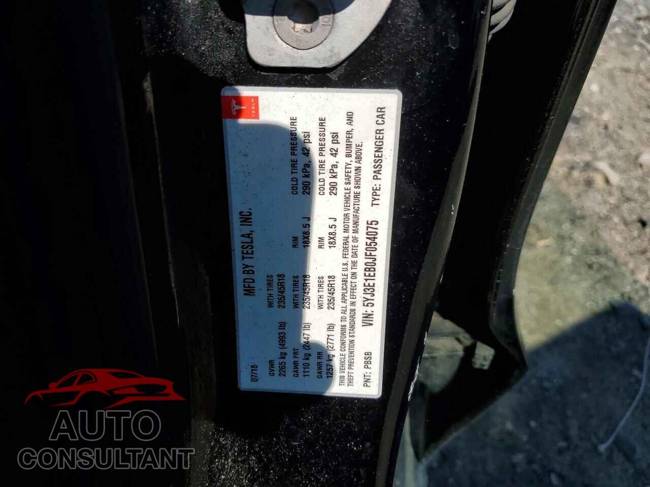 TESLA MODEL 3 2018 - 5YJ3E1EB0JF054075