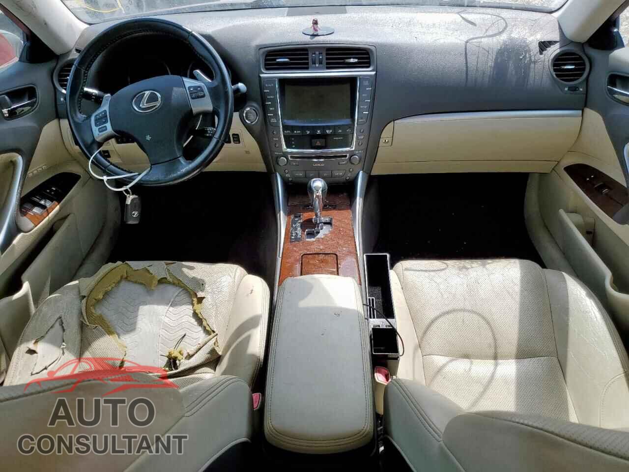 LEXUS IS 2011 - JTHCF5C24B5047235