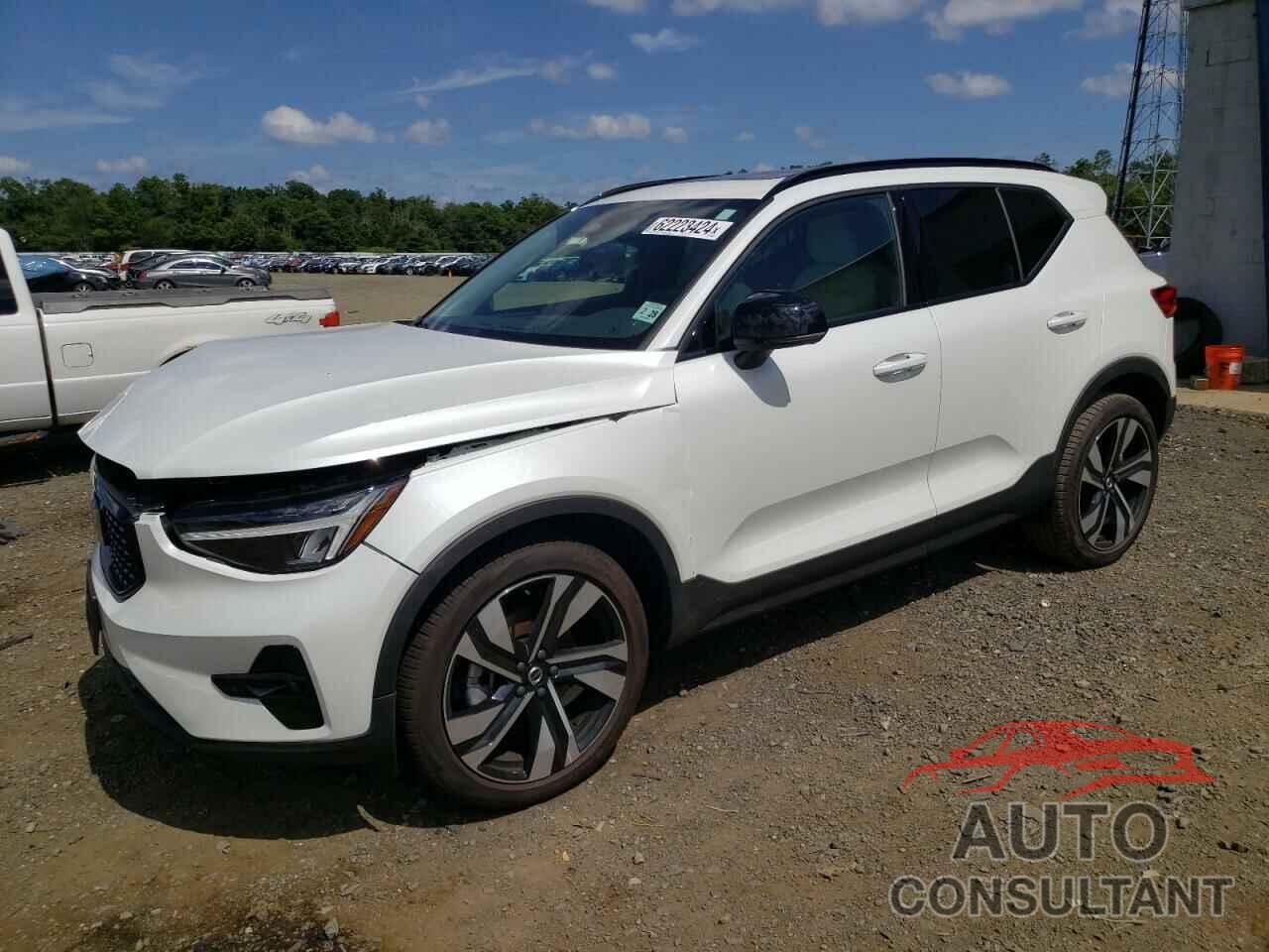 VOLVO XC40 PLUS 2023 - YV4L12UW8P2014082