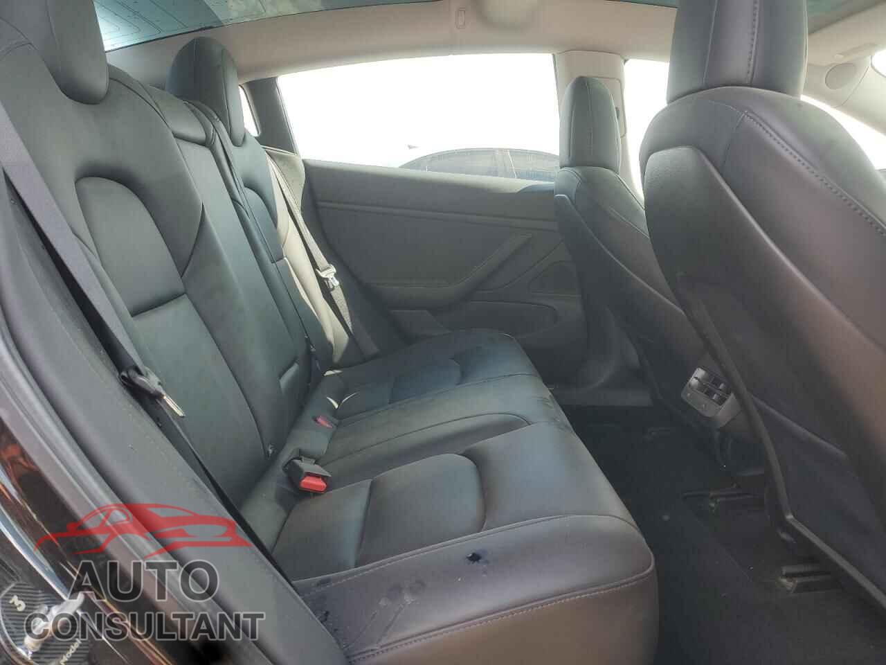 TESLA MODEL 3 2020 - 5YJ3E1EC6LF601295