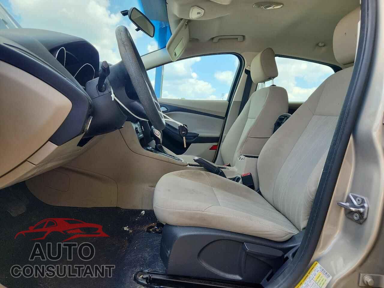 FORD FOCUS 2015 - 1FADP3F28FL357351