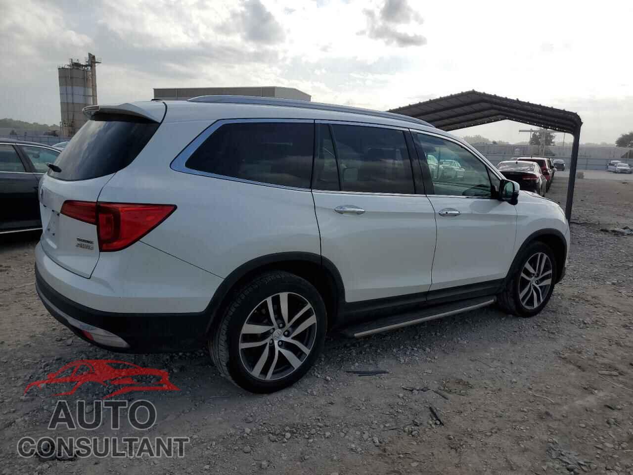 HONDA PILOT 2018 - 5FNYF6H96JB000465