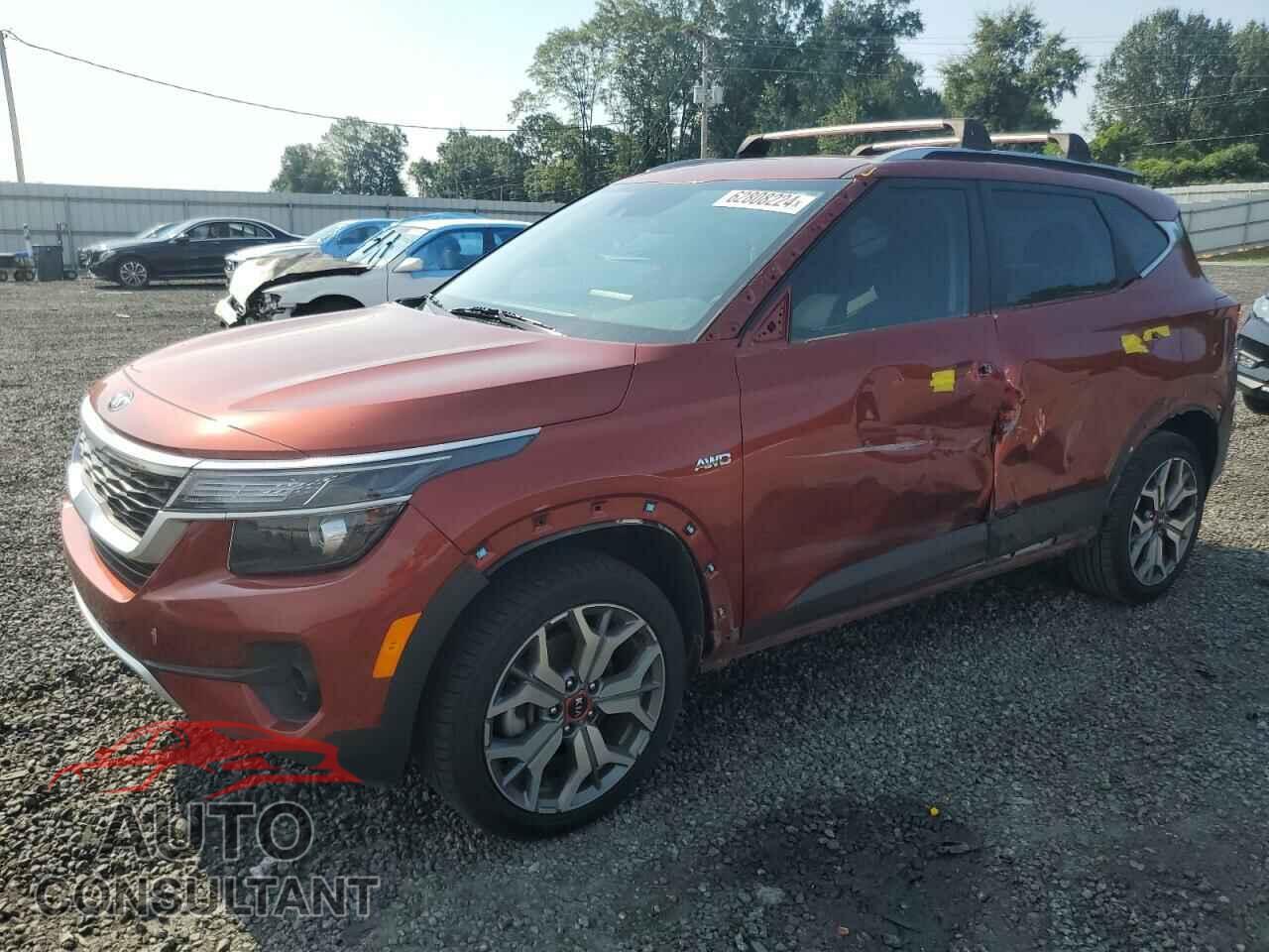KIA SELTOS 2021 - KNDEUCA28M7080351