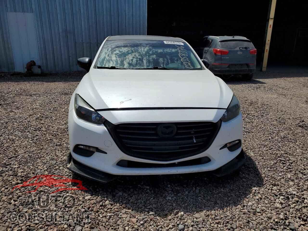 MAZDA 3 2018 - 3MZBN1L30JM176838