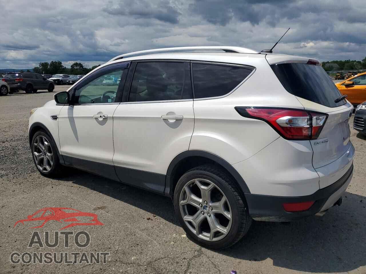 FORD ESCAPE 2017 - 1FMCU9J9XHUA44896