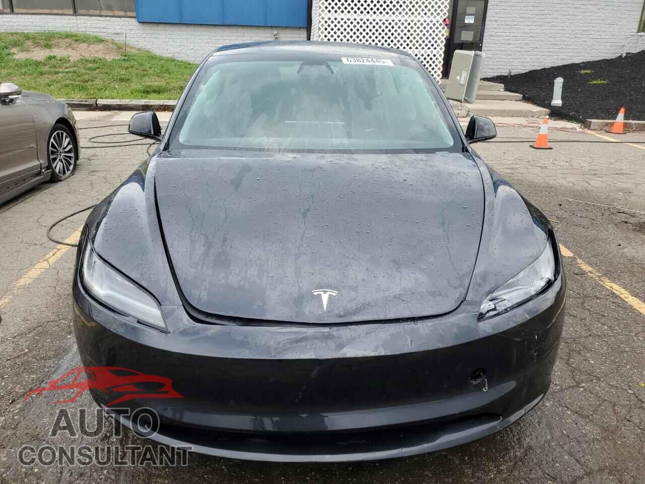 TESLA MODEL 3 2024 - 5YJ3E1EA5RF831918