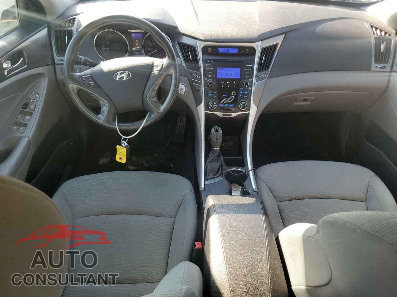 HYUNDAI SONATA 2012 - KMHEC4A48CA044280