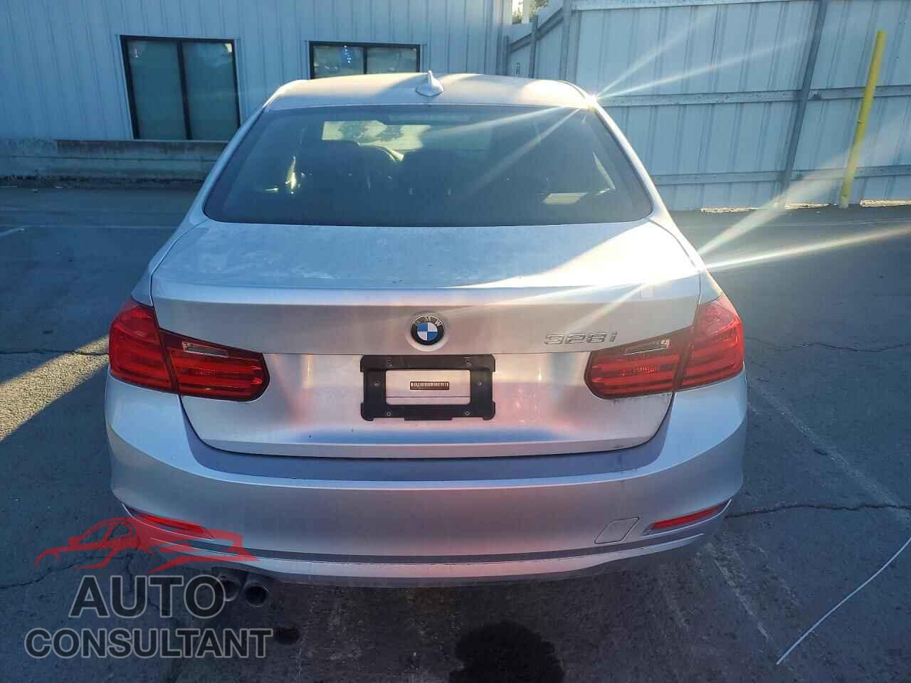 BMW 3 SERIES 2013 - WBA3A5G52DNP22570