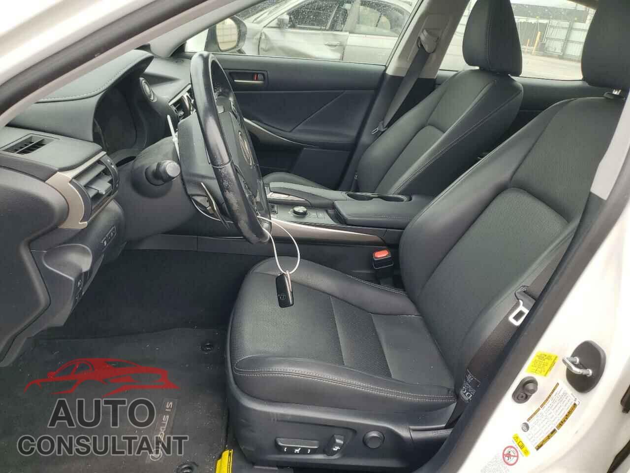 LEXUS IS 2017 - JTHBA1D22H5046062