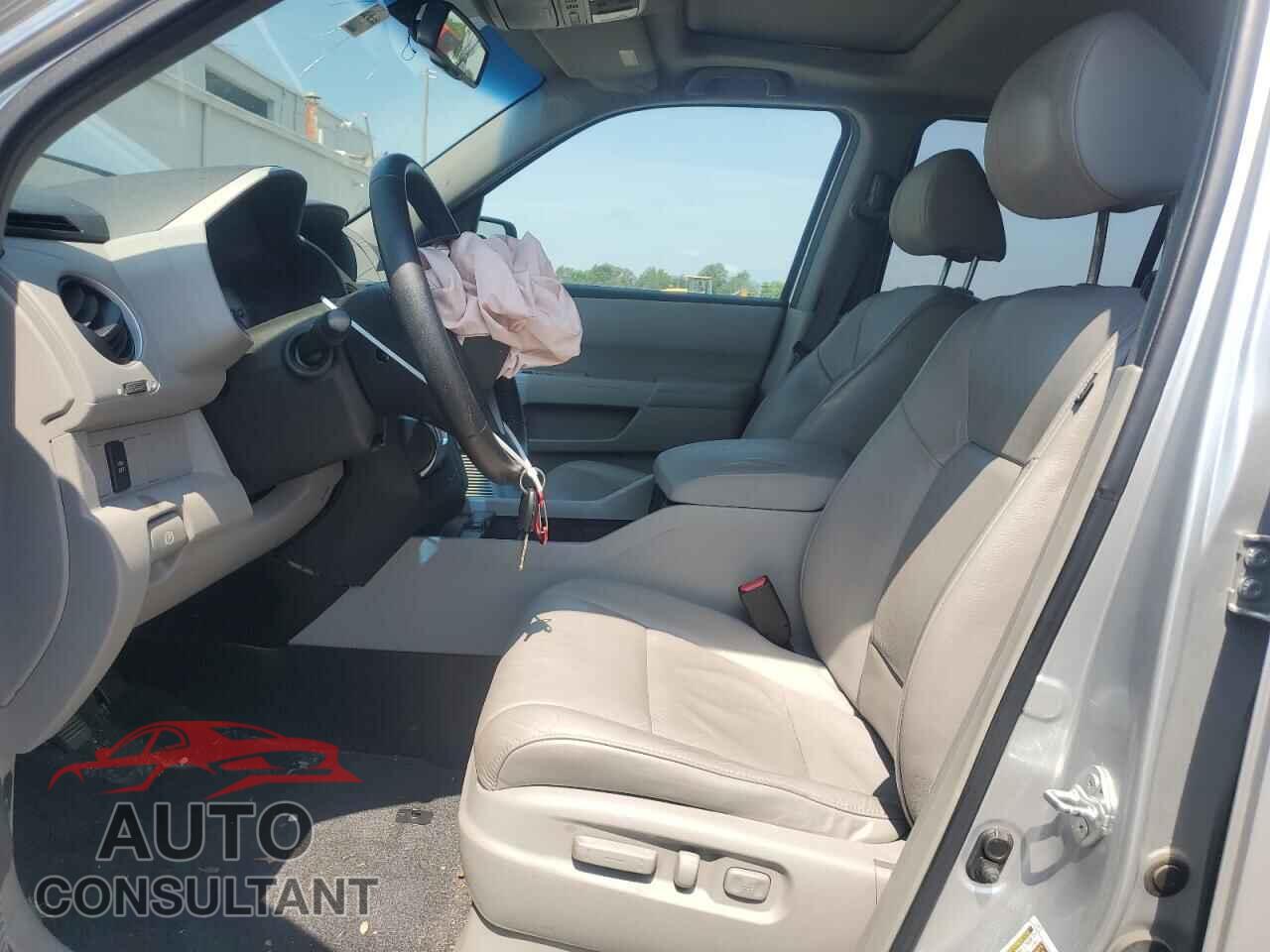 HONDA PILOT 2011 - 5FNYF4H55BB020452